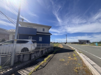 【前面道路含む現地写真】