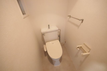 ゆったりとした空間のトイレです