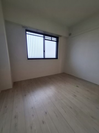 洋室5.7帖