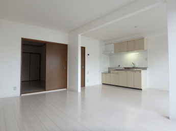 こちらのリビングで趣味の時間をお楽しみください