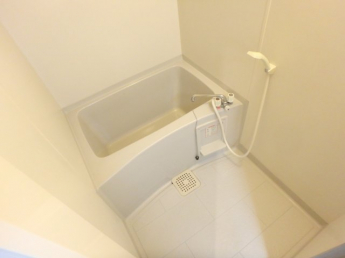 ゆったり過ごせるお風呂です