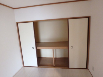 たっぷりとした収納スペースです