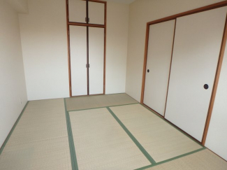 落ち着いた和室
