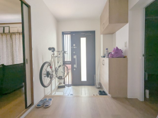 ★収納もある玄関です
