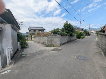 【前面道路含む現地写真】