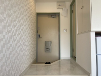 明るい玄関です