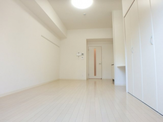 ゆったり過ごせる居間です