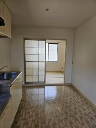 キッチン・ダイニングの北側にもう一つのお部屋があります