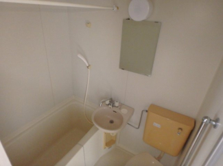 コンパクトで使いやすいお風呂です