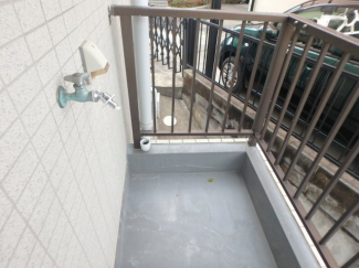 落ち着いた時間を過ごせるバルコニーです
