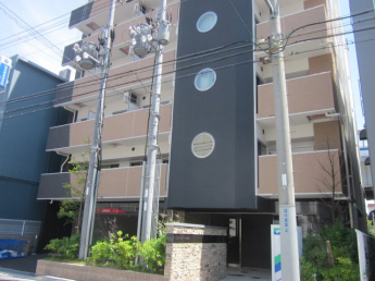 毎日通るエントランスはこのようになっています