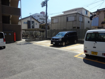 【駐車場】