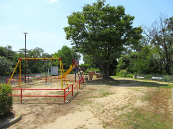 友が丘西公園まで100m