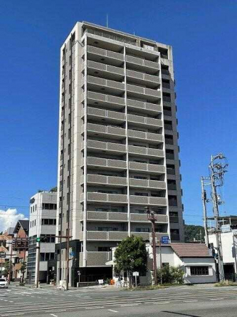 電停まで徒歩約１分の立地です