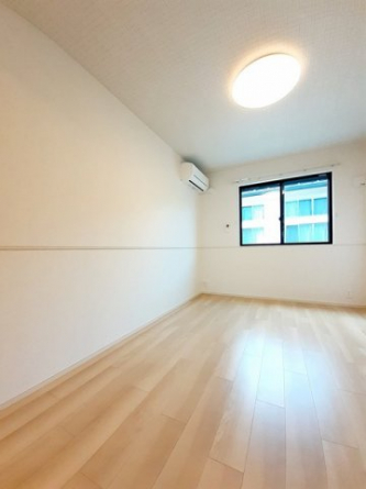 内装は落ち着いています