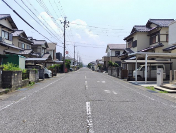 【前面道路含む現地写真】
