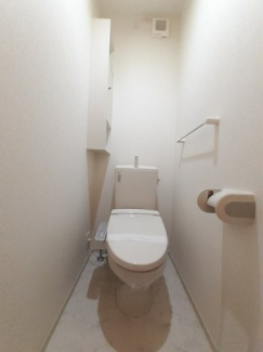 コンパクトで使いやすいトイレです