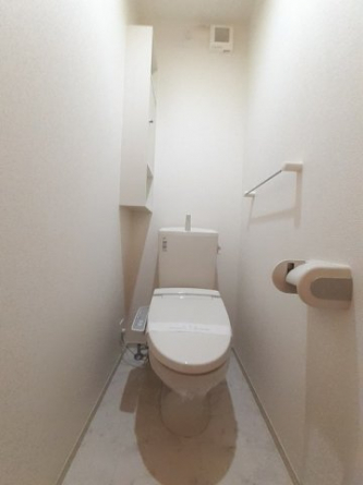 コンパクトで使いやすいトイレです