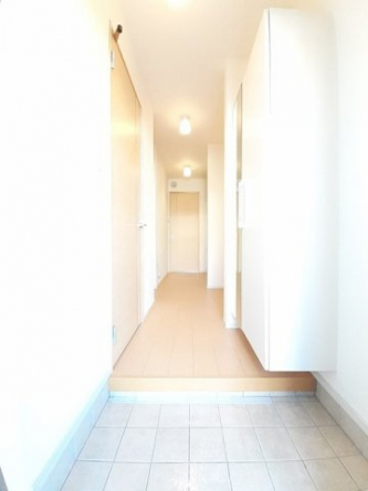 明るい玄関です