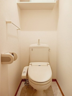清潔感のあるトイレです