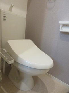ゆったりとした空間のトイレです