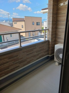お洗濯にも便利なバルコニー付き