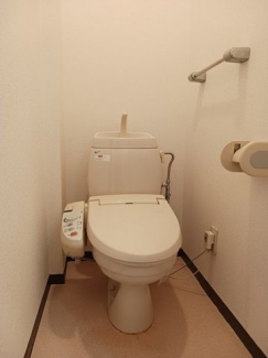 コンパクトで使いやすいトイレです