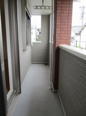 お洗濯にも便利なバルコニー付き
