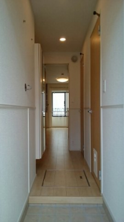 収納もある玄関です