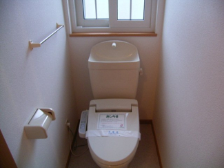 コンパクトで使いやすいトイレです