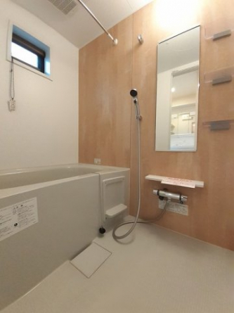 コンパクトで使いやすいお風呂です