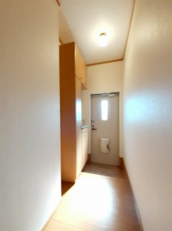 明るい玄関です