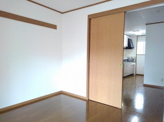 ゆったり過ごせる居間です
