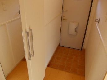 毎日通る玄関はこちらです