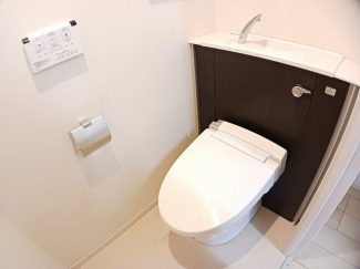 ゆったりとした空間のトイレです