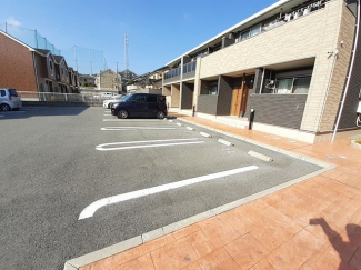 車をお持ちの方に嬉しい駐車場付きの物件です