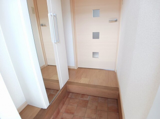 シンプルで使いやすい玄関です