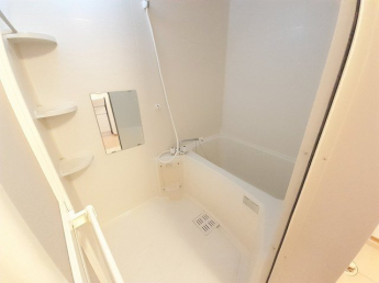 日々の疲れを癒すお風呂付です