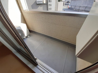 お洗濯にも便利なバルコニー付き