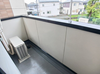 開放的で明るい空間を演出してくれるバルコニーです