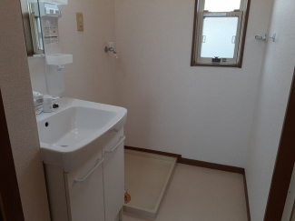 明るい洗面所です