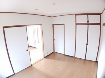 内装は落ち着いています