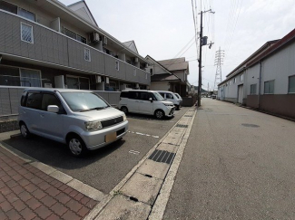 車をお持ちの方に嬉しい駐車場付きの物件です