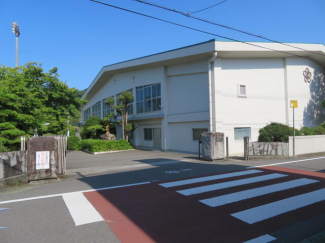 砥部町立宮内小学校まで504m