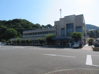 砥部町役場まで1112m