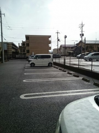 【駐車場】