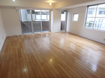 広々１９帖のリビング