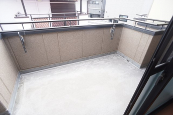 【バルコニー】
