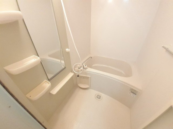 ゆったり過ごせるお風呂です