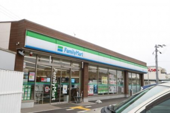 ファミリーマート三木広野店まで676m